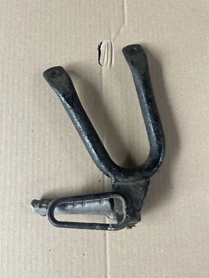 Cabide de apoio para os pés traseiro esquerdo Yamaha FZR600 FZR 600 3EH - Imagem 1 de 4