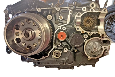 01-04 CARTER MOTOR SUZUKI INTRUDER VOLUSIA 800 VL800 CON CIGÜEÑAL Y VARILLAS Foto 1 de 4