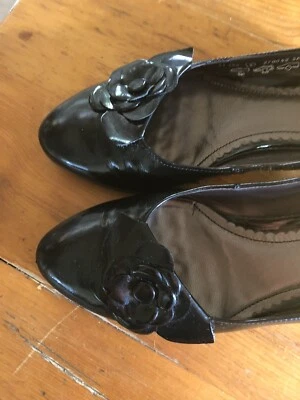 Gabor negro patente cuña baja con borde de arco talla 6 Foto 1 de 4