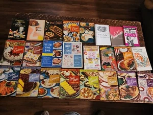 Vintage Cook Books Lot Of 40  - Bild 1 von 8