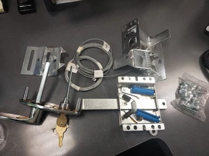 Set serratura a chiave ideale per porte garage in acciaio e legno larghezza fino a 20 piedi nuovo - Foto 1 di 8
