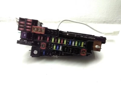 Scatola fusibili Lexus CTZWA10 8262033140 1.8 2013 33179662 - Immagine 1 di 4