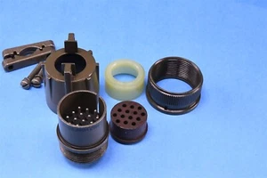 Amphenol Mil-Spec Circular Connector Straight Plug 14 Contacts Solder Pin - Picture 1 of 5