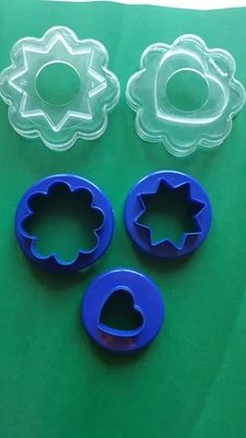 Tupperware Keksausstecher 5-teilig /blau-transparent Plätzchenausstecher - Bild 1 von 3