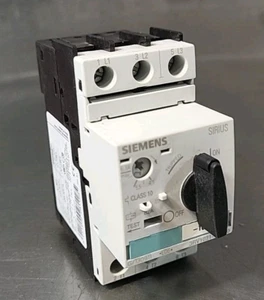 Siemens 3RV1021-1GA10 Circuit Motor Breaker                              Loc4D44 - Picture 1 of 4