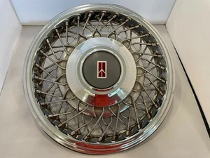 Oldsmobile OEM Delta 88 98 Regency Wire Spoke Hubcap Wheel Cover 15" 1992-1995 - Picture 1 of 6