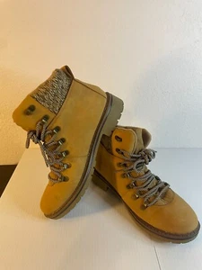 "TIME AND TRU CLASSIC KHAKI TAN WOMEN'S BOOTS SIZE 8" - Picture 1 of 12