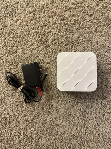 NETGEAR Orbi Mesh WiFi Add-on Satellite RBR10 with Power Cord - Picture 1 of 4