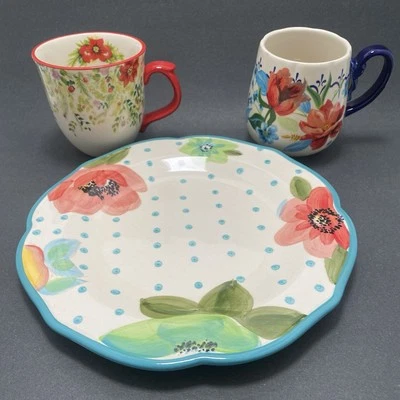pioneer woman Lot Of 3 Bloom Dinner Plate, Holiday Cheer & Spring Bouquet Mugs - Image 1 of 4