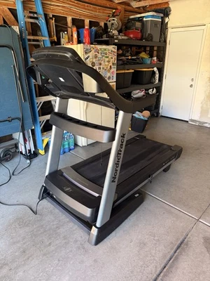 Cinta de correr NordicTrack Commercial 2450 Incline Trainer - negra (NTL17229) Foto 1 de 4