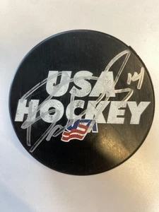 BRIANNA DECKER SIGNIERT TEAM USA OLYMPIA HOCKEY Hockey Puck - Bild 1 von 12