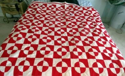 VINTAGE ANTIQUE TURKEY RED & WHITE HAND STITCHED QUILT SNOWBALL DESIGN - Image 1 of 4