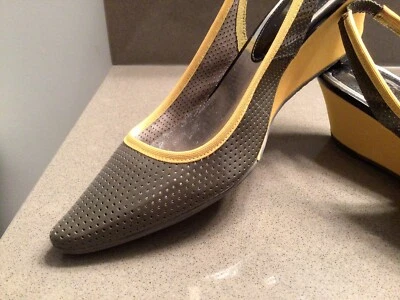 "Zapato vintage Kenneth Cole Reaction 2"" cuña tela amarilla/gris charol 9" Foto 1 de 4