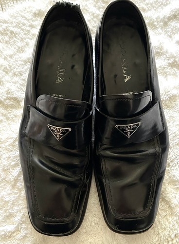 Mocassini da uomo Prada in pelle spazzolata con logo triangolo taglia UK 7 US 8