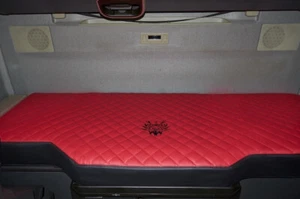 TRUCK BED COVER COMPATIBLE WITH VOLVO FH5 2021+ECO LEATHER RED WITH BLACK VIKING - Picture 1 of 4