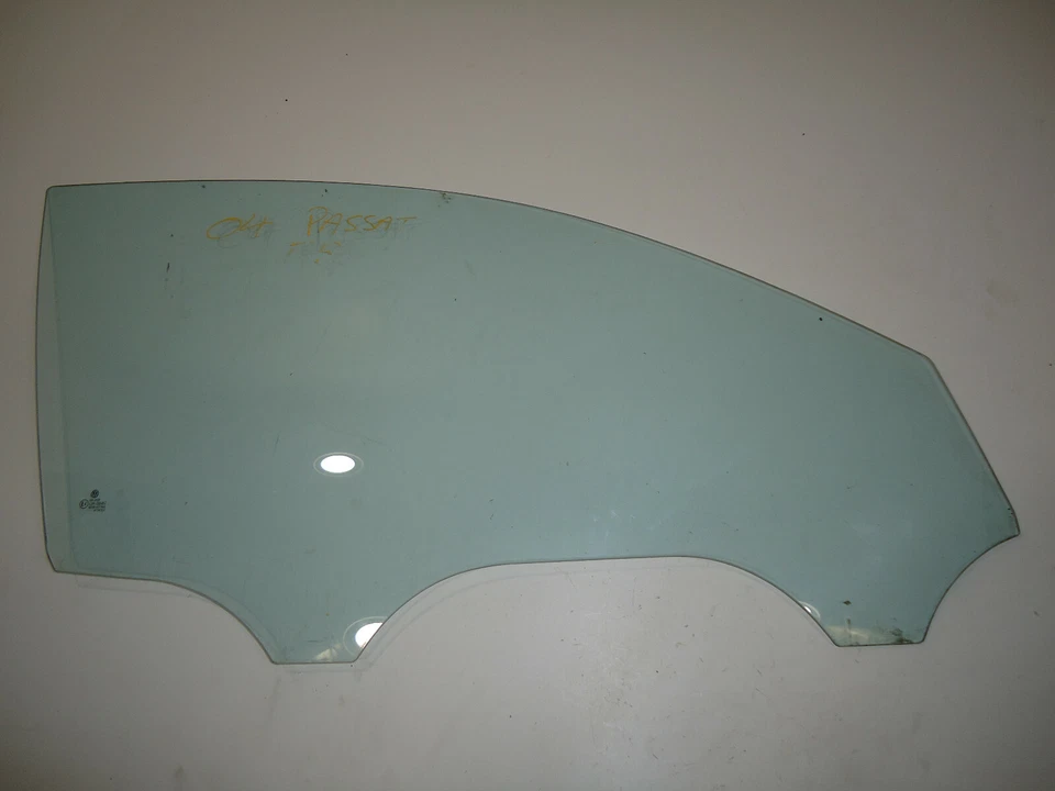 2004 VOLKSWAGEN PASSAT ПЕРЕДНЯЯ ПРАВАЯ ПАССАЖИРСКАЯ ДВЕРЬ СТЕКЛО ОКНА - Изображение 1 из 4