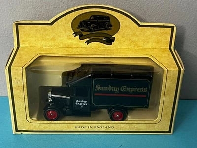 LLEDO - PROMO - 1935 MORRIS PARCELS VAN - DAILY & SUNDAY EXPRESS - Image 1 of 4