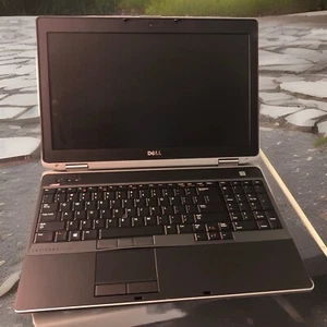 Dell Latitude E6530 15.6" (240GB SSD, Intel Core i7-3520M, 2.9GHz, 8GB) Notebook - Picture 1 of 16