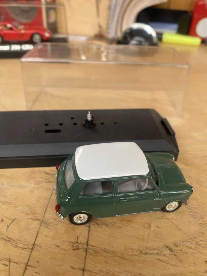 Auto Vitesse pressofusa MORRIS COOPER verde made in FRANCE - Immagine 1 di 4