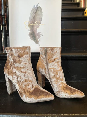 NIB Jessica Simpson Mauve Velvet Booties Boots Women’s Size 8 Pink Velvet Boots - Image 1 of 4