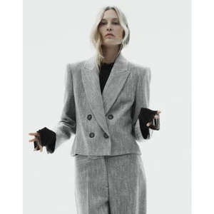 Zara Small Crop Fischgrät Blazer Jacke Grau Wolle Baumwollmischung Zweireiher - Bild 1 von 14