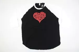 LA POP ART WHITE BLACK 2XL MID SLEEVE THE BEATLES ALL YOU NEED IS LOVE TSHIRT - Picture 1 of 5