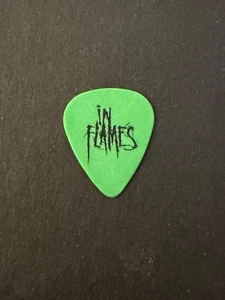 guitar pick collection - IN FLAMES. PETER IWERS. EX-BASS. SIGNATURE. GREEN. - Picture 1 of 2