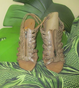 Womens Heelrest By Aerosoles Snake Print Wedged Sandal 9W - Picture 1 of 11
