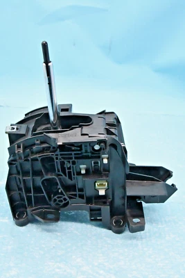 ✅ 2021-2024 TOYOTA VENZA AUTOMATIC TRANSMISSION FLOOR SHIFTER GEAR SELECTOR EM - Image 1 of 4