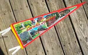 Eureka Springs 1992 Red Felt Souvenir Banner/Pennant Eureka Springs, Arkansas - Picture 1 of 3