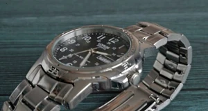 Schöne Lorus Sports Herren Quarzuhr mit Tag & Datum VX43-X038 sehr guter Zustand - Bild 1 von 7