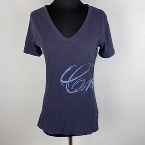 Gap Red Design By John Simpson T-Shirt Damen S V-Ausschnitt Grafikdruck Kursiv DB - Bild 1 von 10