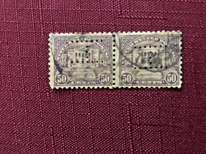 Ein Paar US 50 Cent Briefmarken Arlington Amphitheater 1931 gebraucht - Bild 1 von 1