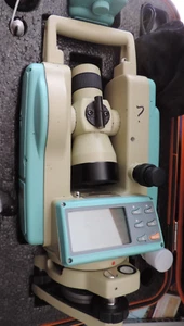 LEICA NA LDT-05 Digital Theodolite,Magnification 20X 53VU90 Nice Shape W/case #2 - Picture 1 of 7