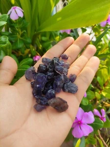 Iolite grossa - Piccole gemme crude - Foto 1 di 13