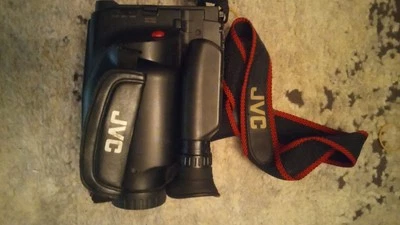 JVC Videomovie AX-500U  Compact VHS,Untested 10X Zoom,No Battery - Image 1 of 4