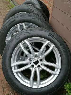 BMW Winterreifen Neuwertig 225/60 R18 incl ALU Felgen...  - Bild 1 von 4