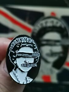 Sex Pistols GOD SAVE THE QUEEN Pin Badge 77 Punk Rock Johnny Rotten Steve Jones 