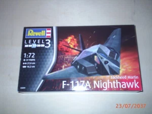 KIT AEREO REVELL F-117 A NIGHTHAWK SCALA 1/72 NUOVO - Foto 1 di 1