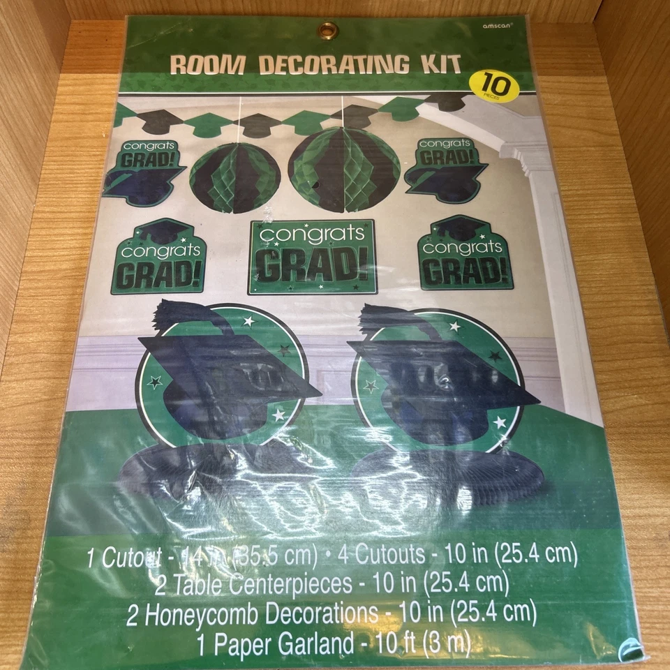 Graduation Green Decorating Kit 10 Pieces  - Image 1 of 3
