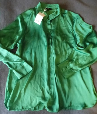 C&A Damen Satinbluse Gr 46 grün Neu mit Etikett - Bild 1 von 2