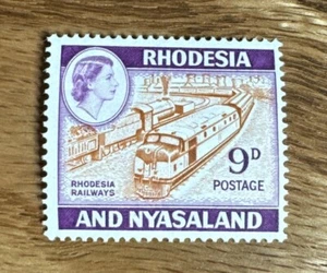 Rhodesia e Nyasaland: 1962, 9d definitivo, ferrovia, treni, MNH - Foto 1 di 1