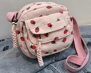 Rosa Erdbeere Cord Crossbody Brusttasche, Handtasche, mehrere Fächer - Bild 1 von 2