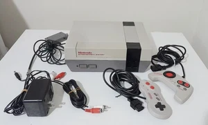 Sistema de entretenimiento Nintendo NES-001 paquete de consola original-probado - Imagen 1 de 5