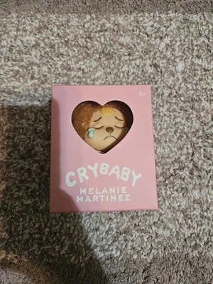Плюшевый брелок на сумку Melanie Martinez Crybaby Bear В РУКЕ - Изображение 1 из 4