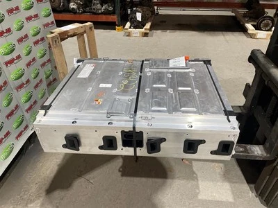 (LOCAL PICKUP ONLY) Battery Hybrid Prius Prime VIN Fp 7th And 8th Digit Fits 17- - Imagem 1 de 4