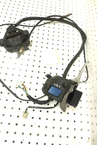 YAMAHA VIPER MOUNTAIN 700 BRAKE MASTER CYLINDER AND CALIPER hand warmer switch - Picture 1 of 7