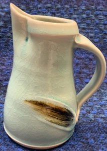 Kunstkeramik Mini Krug grün Crackle mit braunem Akzent 12 Unzen Maker's Mark [R] - Bild 1 von 9