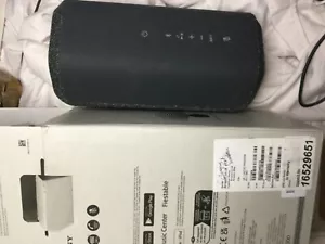 NUR DIE SCHALE!! Sony SRS-XE300 - Tragbarer kabelloser Bluetooth Lautsprecher - Bild 1 von 3