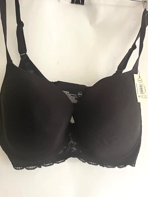 Sujetador de encaje negro con aros 38DD sin límites Foto 1 de 4